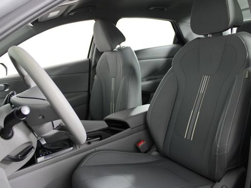 Certified 2023 Hyundai Elantra SEL FWD image 18
