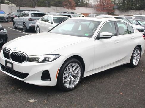 Used 2025 BMW 330i xDrive Sedan w/ M Sport Package image 4