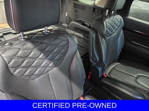 Used 2022 Hyundai Palisade Limited w/ Winter Package FWD image 11