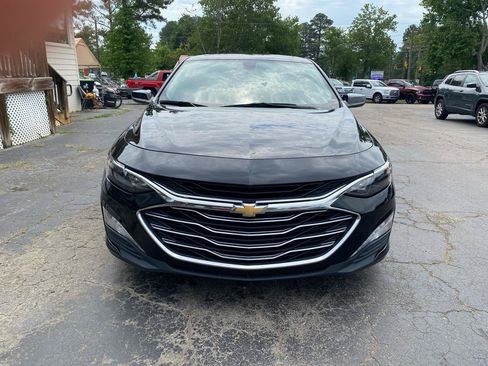 Used 2021 Chevrolet Malibu LT FWD image 2