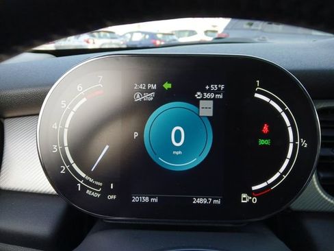 Used 2024 MINI Cooper 2-Door Hardtop image 7