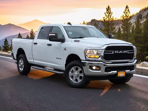 Used 2024 RAM 2500 Big Horn AWD/4WD image 2
