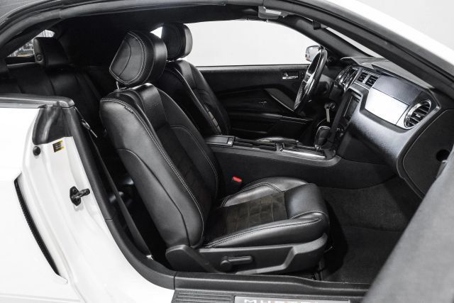 Used 2013 Ford Mustang GT Premium w/ Electronics Pkg RWD image 39