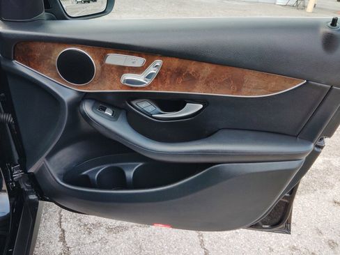 Used 2017 Mercedes-Benz GLC 300 4MATIC image 29