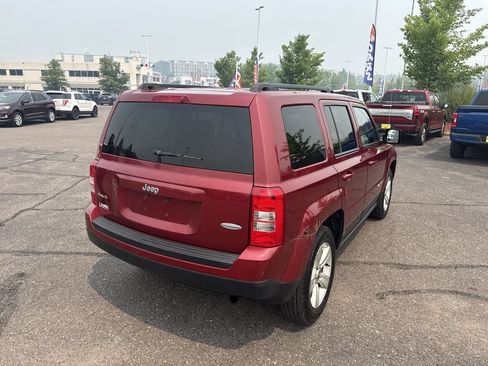 Used 2014 Jeep Patriot Latitude AWD/4WD image 7