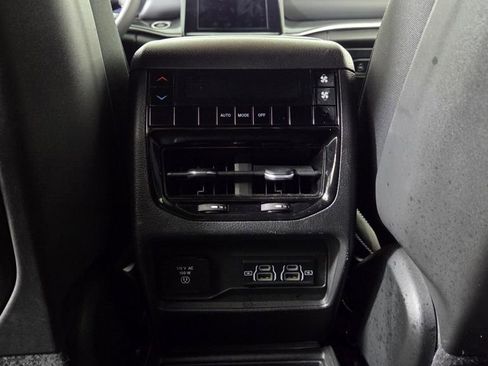 Used 2023 Jeep Grand Cherokee L Altitude image 32
