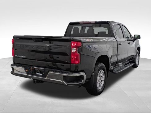 Used 2022 Chevrolet Silverado 1500 LT w/ Convenience Package II AWD/4WD image 3