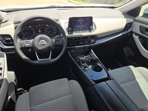Used 2023 Nissan Rogue SV FWD image 15