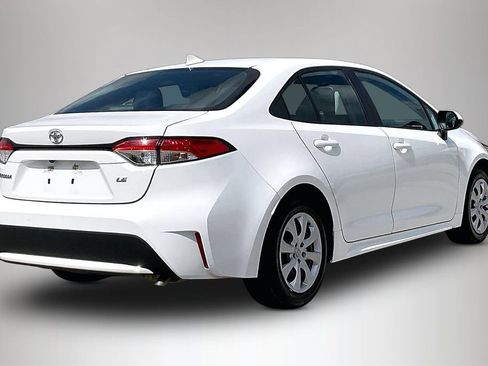 Used 2022 Toyota Corolla LE FWD image 5