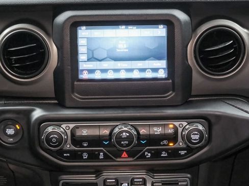 Used 2021 Jeep Gladiator Sport AWD/4WD image 13