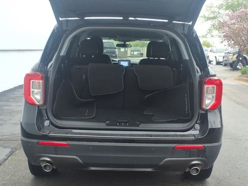 Certified 2024 Ford Explorer XLT w/ Equipment Group 202A AWD/4WD image 7