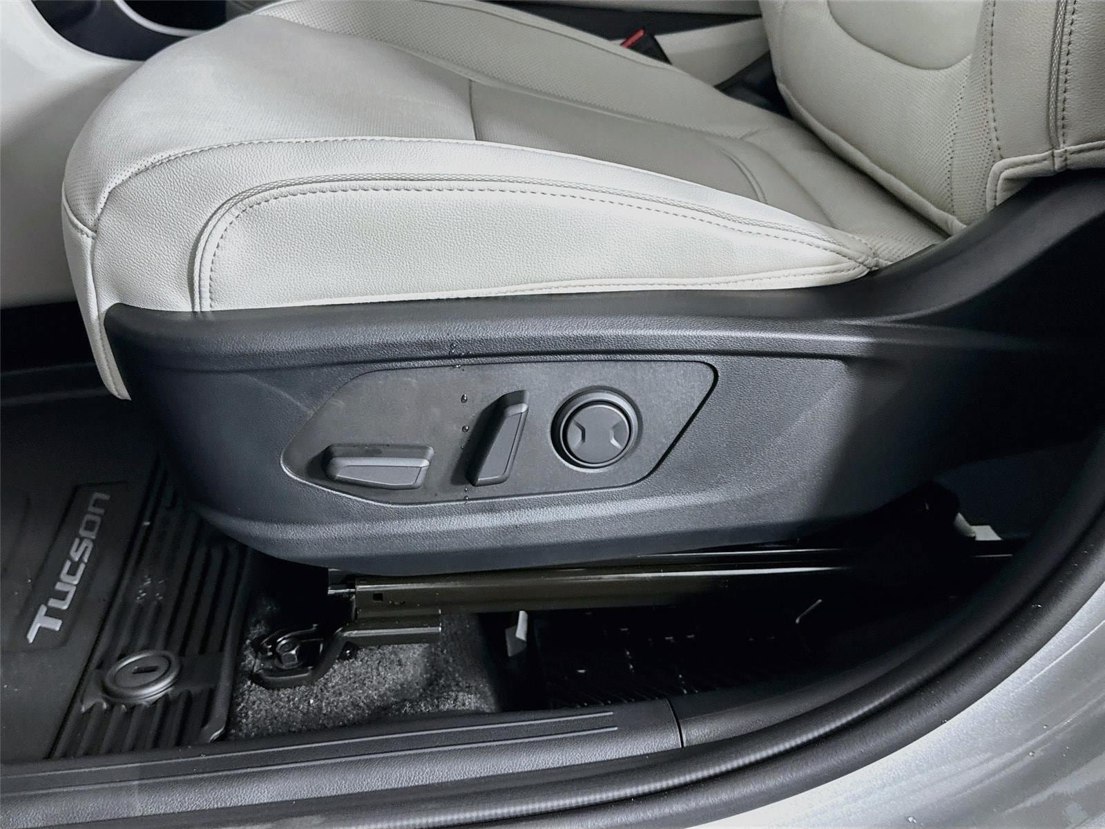 New 2026 Hyundai Tucson Limited FWD image 22