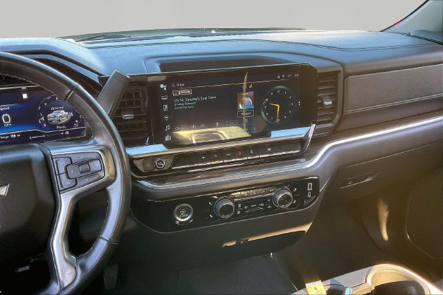 Used 2023 Chevrolet Silverado 1500 LT AWD/4WD image 9