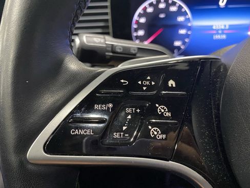 Used 2025 Mercedes-Benz GLE 350 4MATIC image 11