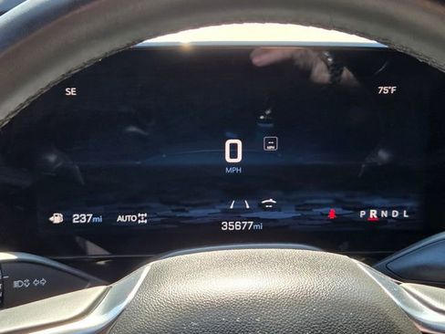 Certified 2025 Chevrolet Suburban Z71 image 38