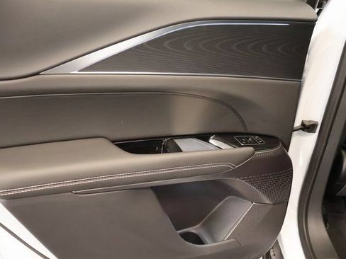 New 2026 Cadillac Lyriq Luxury AWD/4WD image 10