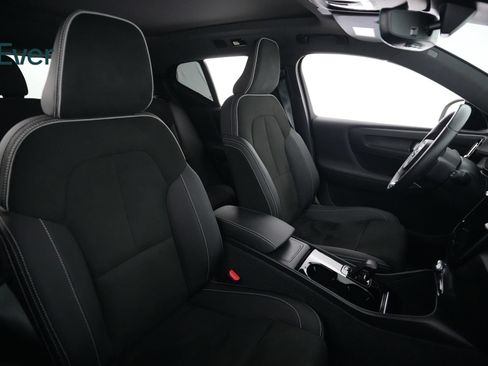 Used 2023 Volvo XC40 Recharge Plus w/ Protection Package Premier AWD/4WD image 22