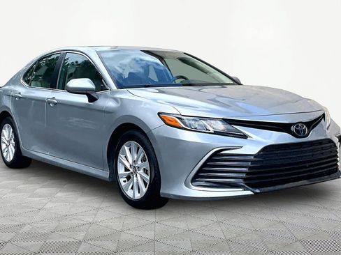 Used 2024 Toyota Camry LE FWD image 3
