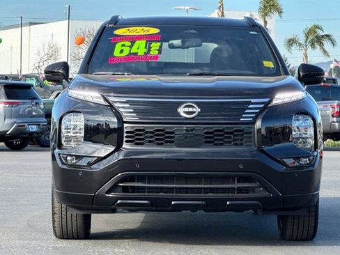 New 2026 Nissan Rogue Platinum image 9