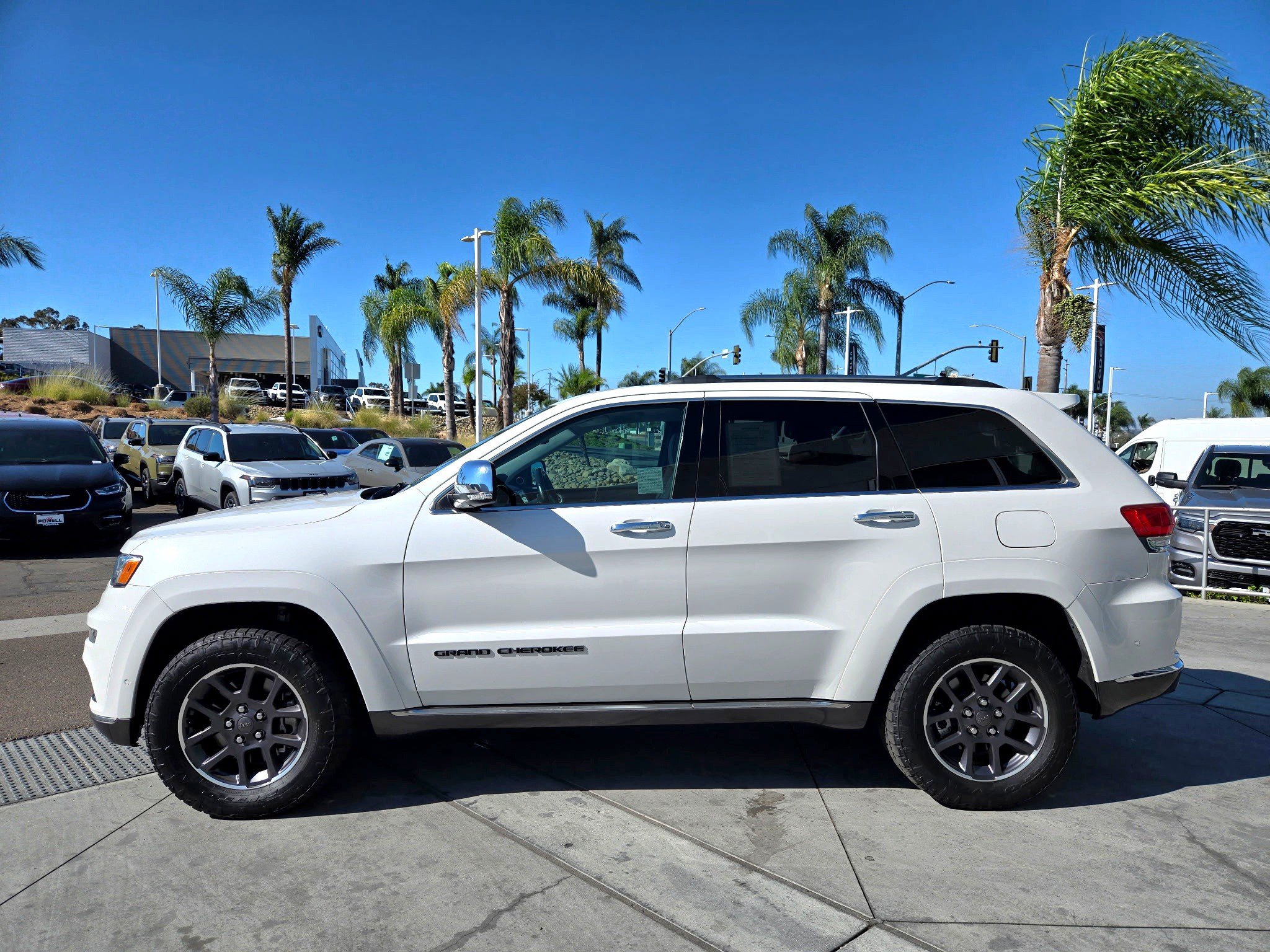 Certified 2021 Jeep Grand Cherokee Summit AWD/4WD image 2