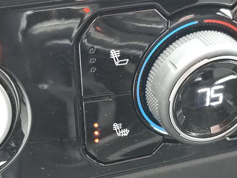 Used 2022 Chevrolet Silverado 1500 RST w/ Redline Edition image 9