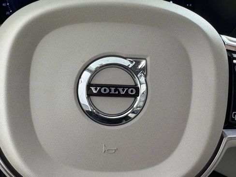 Used 2024 Volvo XC60 B5 Plus w/ Protection Package Premier AWD/4WD image 31