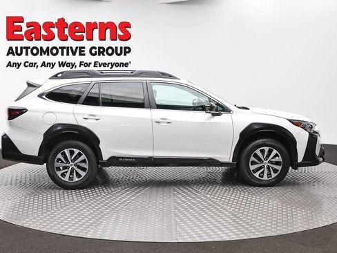 Used 2024 Subaru Outback Premium AWD/4WD image 4