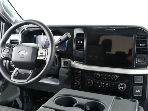 New 2026 Ford F350 XLT w/ XLT Premium Package AWD/4WD image 8