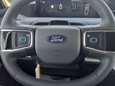 New 2025 Ford Expedition Active AWD/4WD image 18