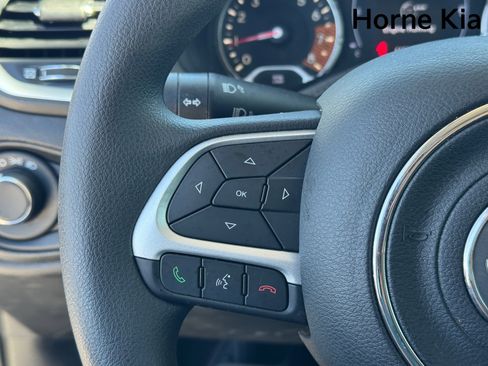 Used 2019 Jeep Renegade Sport FWD image 16