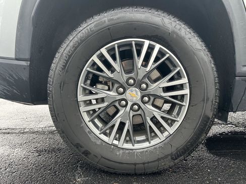 Certified 2025 Chevrolet Traverse LT image 12