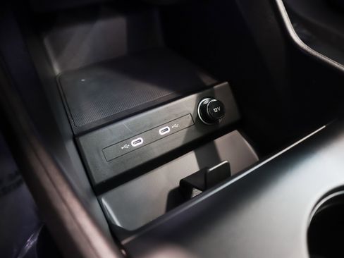 Used 2024 Audi Q4 e-tron Premium Plus w/ Premium Plus image 20