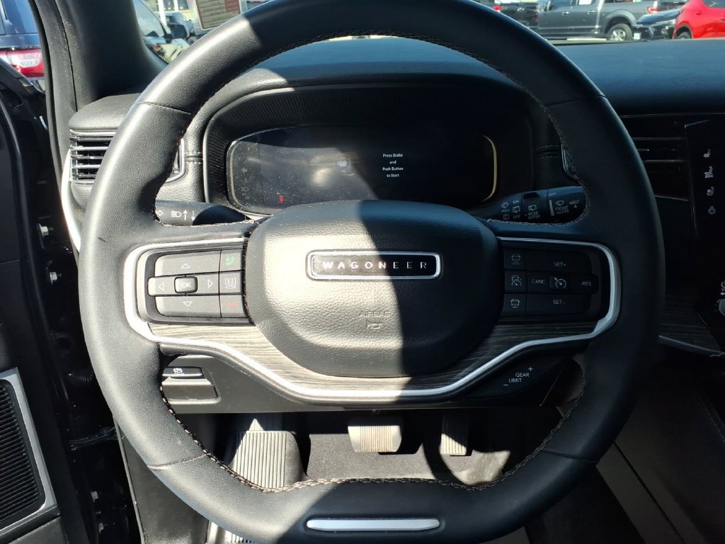 Used 2022 Jeep Wagoneer Series III w/ Premium Group I AWD/4WD image 11