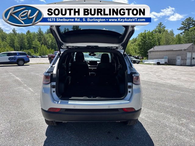 Used 2024 Jeep Compass Limited AWD/4WD image 6