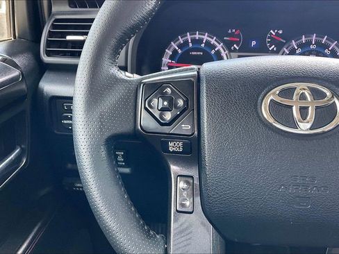 Used 2019 Toyota 4Runner TRD Off-Road Premium AWD/4WD image 10