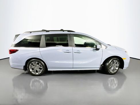 New 2026 Honda Odyssey Touring image 8
