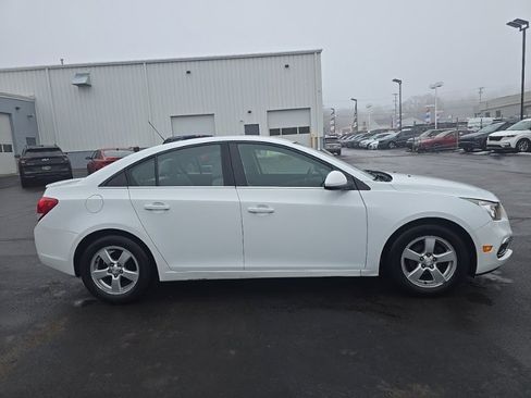 Used 2016 Chevrolet Cruze LT w/ Technology Package image 8