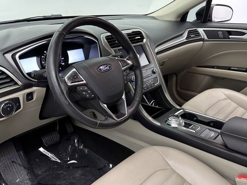Used 2019 Ford Fusion SEL image 10