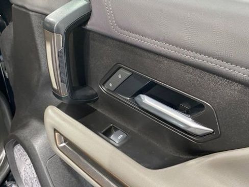 Used 2025 GMC Hummer EV 2X image 23