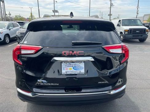 Used 2022 GMC Terrain SLT w/ LPO, Floor Liner Package AWD/4WD image 6