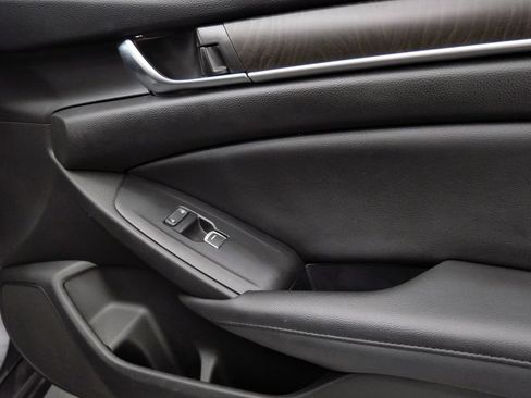 Used 2020 Honda Accord Touring image 17