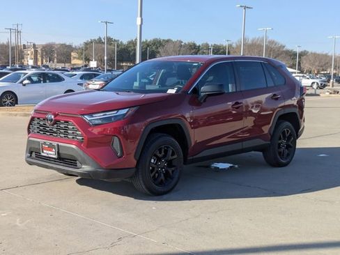 Used 2024 Toyota RAV4 LE image 10