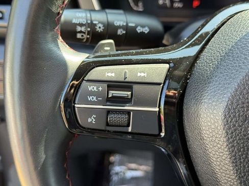 Certified 2025 Honda Pilot Black Edition image 21