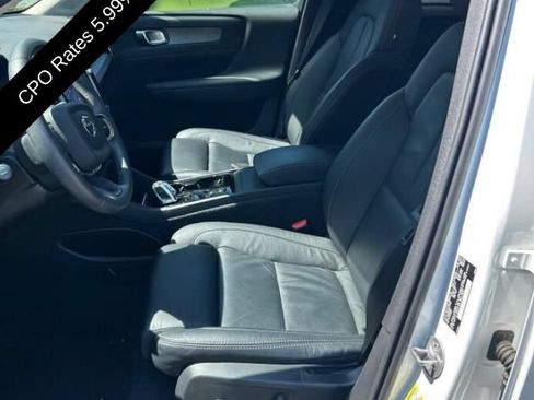 Used 2023 Volvo XC40 B5 Plus w/ Climate Package AWD/4WD image 2