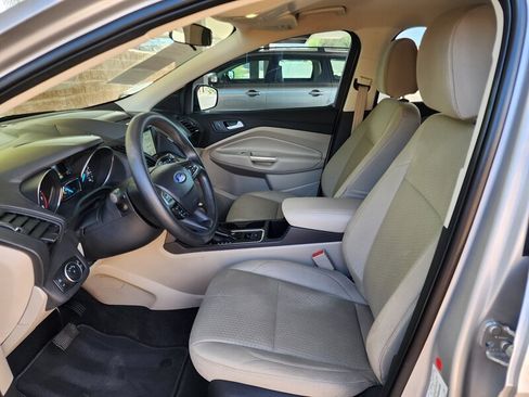 Used 2017 Ford Escape SE w/ Equipment Group 201A AWD/4WD image 25