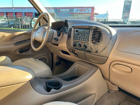 Used 1999 Ford Expedition XLT image 14