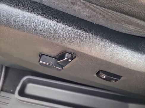 Used 2018 Dodge Grand Caravan GT image 19