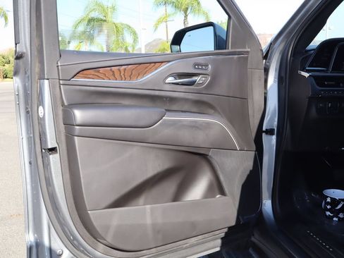 Used 2022 Cadillac Escalade ESV Sport Platinum AWD/4WD image 19