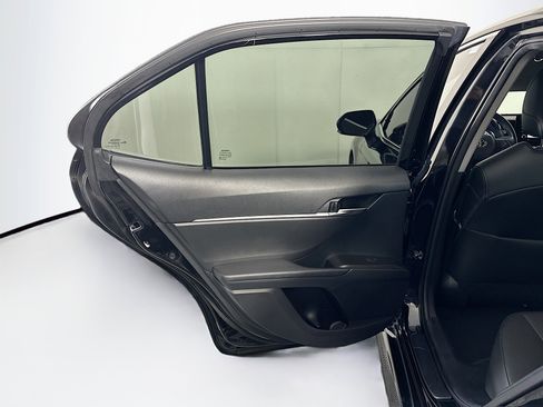 Used 2022 Toyota Camry SE image 27