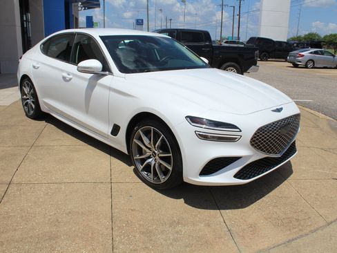 Used 2025 Genesis G70 2.5T RWD image 1